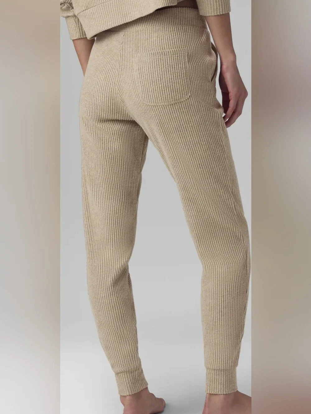 ALO Yoga Muse Ribbed Drawstring Sweat Pants in Tan